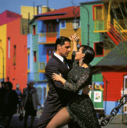 A couple dancing tango in Buenos Aires where it’s easy to meet women who can tango like no other.