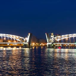 The Bridge of Kisses in Russia at night.